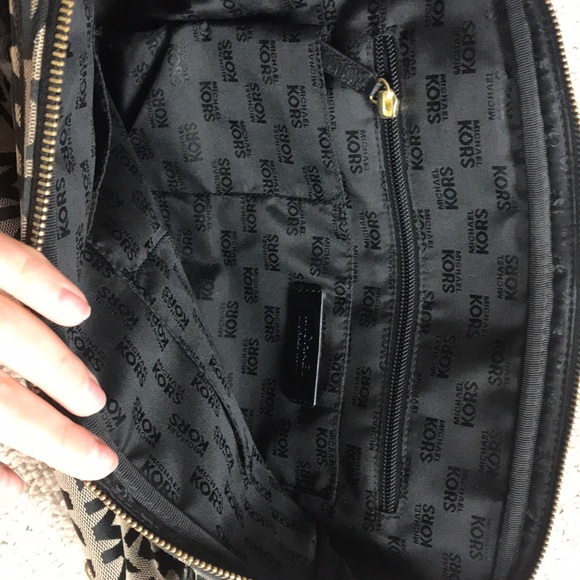 Michael Kors purse - Picture 3 of 6